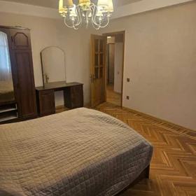 In Baku 90.0 m² apartment is for rent - Image 8