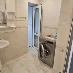 In Baku 90.0 m² apartment is for rent - Image 10