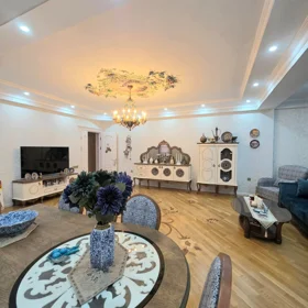 In Baku 145.0 m² apartment is for sale - Image 3
