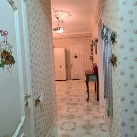 In Baku 145.0 m² apartment is for sale - Image 9