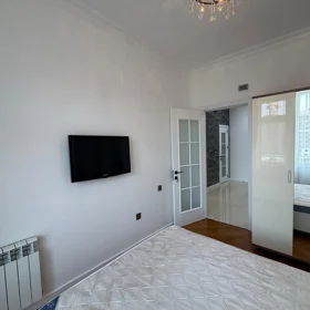 In Baku 60.0 m² apartment is for rent - Image 7