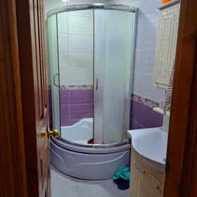 In Baku 110.0 m² apartment is for sale - Image 8