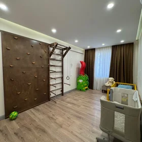 In Baku 182.0 m² apartment is for rent - Image 9