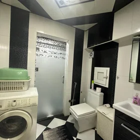 In Baku 102.0 m² apartment is for sale - Image 8