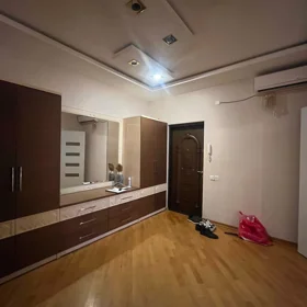 In Baku 100.0 m² apartment is for sale - Image 2