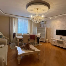 In Baku 100.0 m² apartment is for sale - Image 3