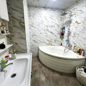 In Baku 115.0 m² apartment is for sale - Image 10