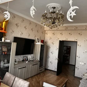 In Baku 109.0 m² apartment is for sale - Image 10