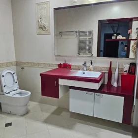 In Baku 140.0 m² apartment is for rent - Image 2