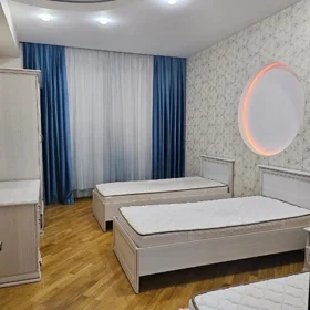 In Baku 140.0 m² apartment is for rent - Image 3
