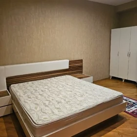 In Baku 140.0 m² apartment is for rent - Image 6
