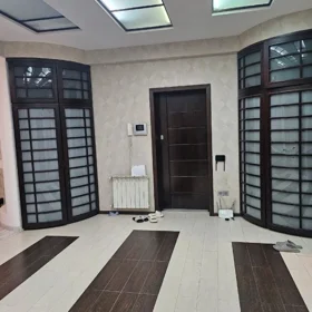 In Baku 140.0 m² apartment is for rent - Image 9