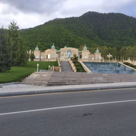 In Gabala 260.0 m² house with 7.0 rooms is for sale - Image 2