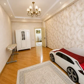 In Baku 117.0 m² apartment is for sale - Image 2