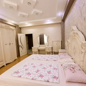 In Baku 117.0 m² apartment is for sale - Image 9