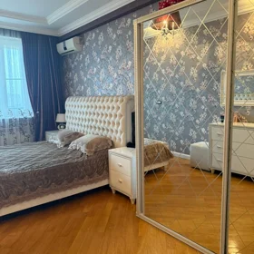 In Baku 140.0 m² apartment is for rent - Image 3