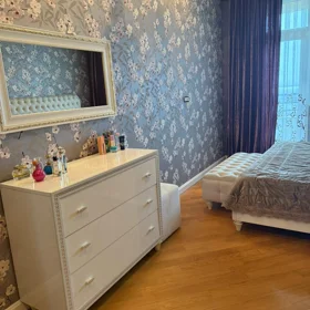 In Baku 140.0 m² apartment is for rent - Image 4