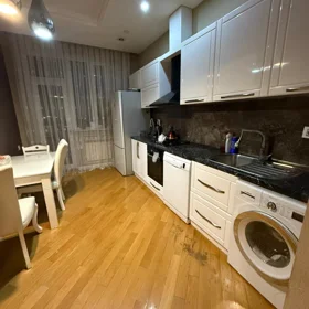 In Baku 140.0 m² apartment is for rent - Image 7