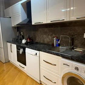 In Baku 140.0 m² apartment is for rent - Image 8