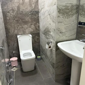 In Baku 140.0 m² apartment is for rent - Image 10