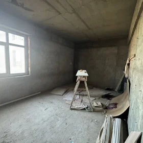 In Baku 181.0 m² apartment is for sale - Image 3