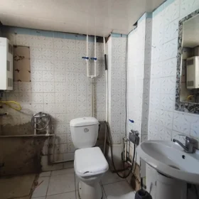 In Baku 50.0 m² apartment is for sale - Image 9