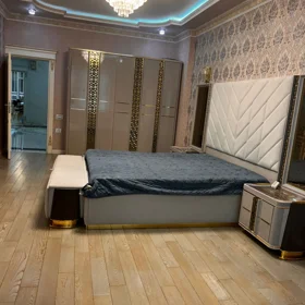 In Baku 230.0 m² apartment is for rent - Image 8