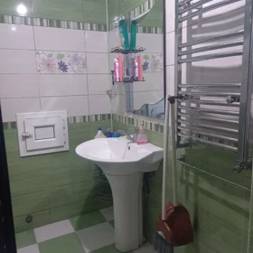 In Baku 70.0 m² apartment is for sale - Image 3