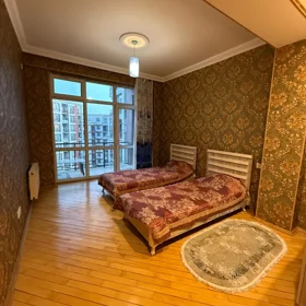 In Baku 140.0 m² apartment is for rent - Image 8