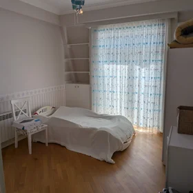 In Baku 120.0 m² apartment is for rent - Image 2