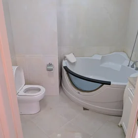 In Baku 120.0 m² apartment is for rent - Image 4