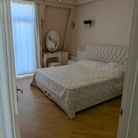 In Baku 120.0 m² apartment is for rent - Image 9
