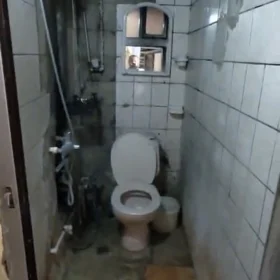 In Baku 80.0 m² house with 3.0 rooms is for rent - Image 7
