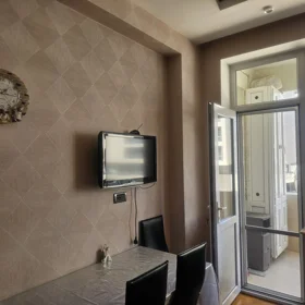 In Baku 100.0 m² apartment is for rent - Image 4