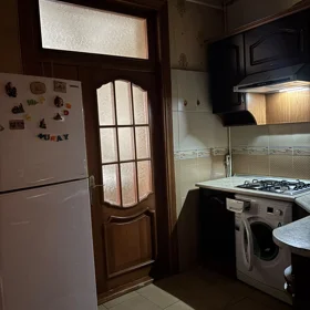 In Baku 90.0 m² apartment is for rent - Image 2