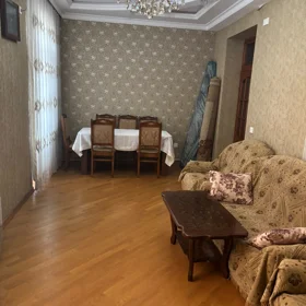 In Baku 90.0 m² apartment is for rent - Image 3