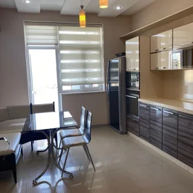 In Baku 150.0 m² apartment is for rent - Image 4