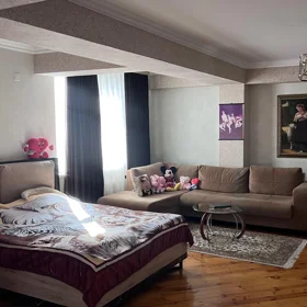 In Baku 140.0 m² apartment is for sale - Image 4