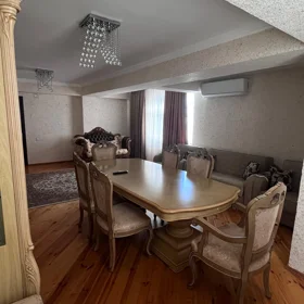 In Baku 140.0 m² apartment is for sale - Image 9