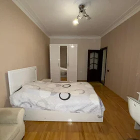 In Baku 100.0 m² apartment is for sale - Image 5