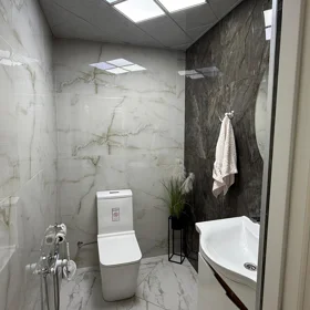 In Baku 125.0 m² apartment is for sale - Image 10