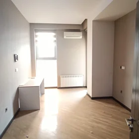 In Baku 210.0 m² apartment is for sale - Image 3