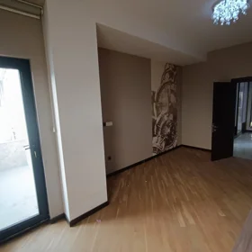 In Baku 210.0 m² apartment is for sale - Image 5