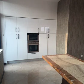 In Baku 210.0 m² apartment is for sale - Image 10