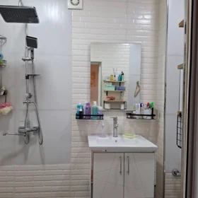 In Səbail rayonu 120.0 m² apartment is for sale - Image 2