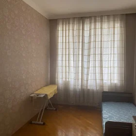 In Baku 75.0 m² apartment is for rent - Image 9