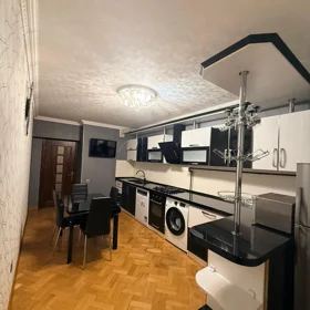 In Baku 135.0 m² apartment is for sale - Image 2