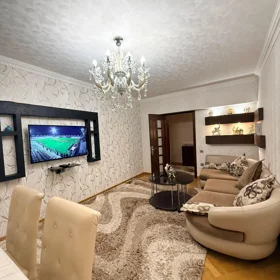 In Baku 135.0 m² apartment is for sale - Image 9