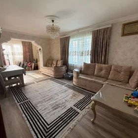 In Baku 90.0 m² apartment is for sale - Image 4