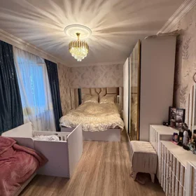 In Baku 90.0 m² apartment is for sale - Image 9